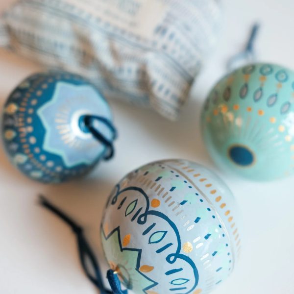 East End Press - Frosty Blue Bauble Bag